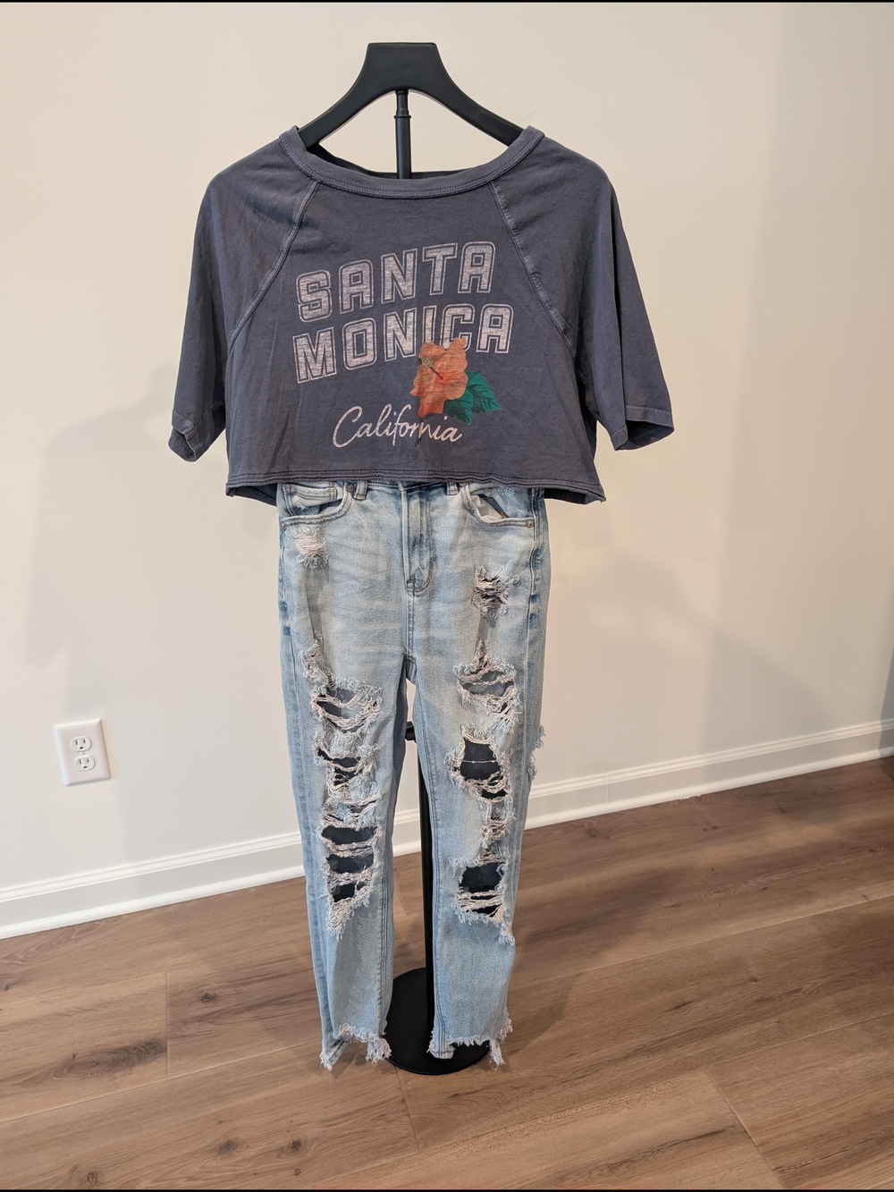 Aeropostale Gray "Santa Monica" Oversized Crop Top with Floral Accent